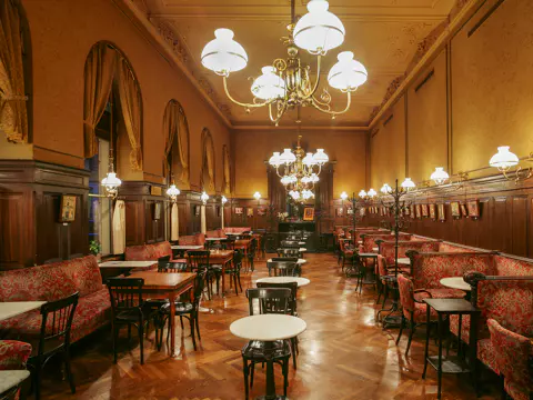 TÁMOGATÁSRA PÁLYÁZHATNAK VIDÉKI KÁVÉHÁZAK ÉS ALKOHOLMENTES ITALOKRA SPECIALIZÁLÓDOTT VENDÉGLÁTÓHELYEK